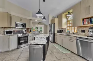 921 Shalimar Point Dr, Shalimar, FL 32579 - Photo 10