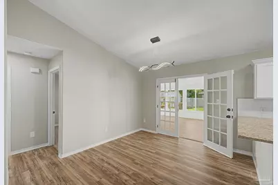 4360 Marilyn Ct, Gulf Breeze, FL 32563 - Photo 8