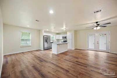 715 Edwards St, Pensacola, FL 32507 - Photo 14