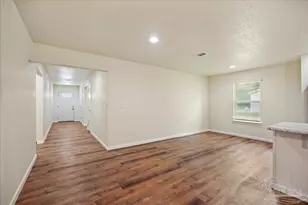 715 Edwards St, Pensacola, FL 32507 - Photo 16