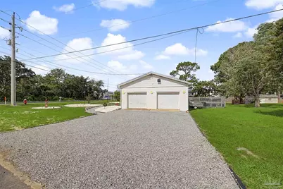 13690 Innerarity Pt Rd, Pensacola, FL 32507 - Photo 12