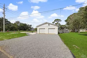 13690 Innerarity Point Rd, Pensacola, FL 32507 - Photo 12