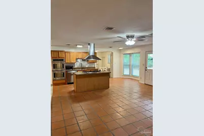 211 Cordoba St, Gulf Breeze, FL 32561 - Photo 10