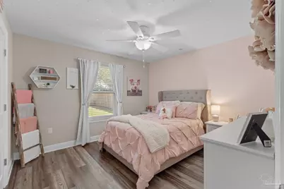 9073 E River Dr, Navarre, FL 32566 - Photo 20