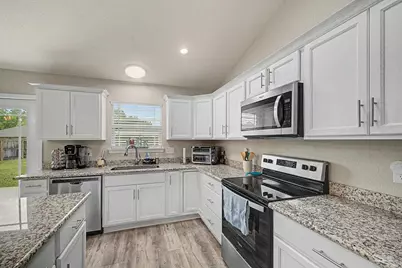 3613 Berkley Ln, Gulf Breeze, FL 32563 - Photo 14