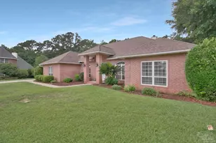 3038 Eagle Pointe Dr, Pace, FL 32571 - Photo 2
