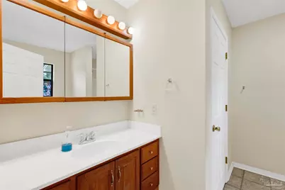 5735 Eagle Dr, Milton, FL 32570 - Photo 12