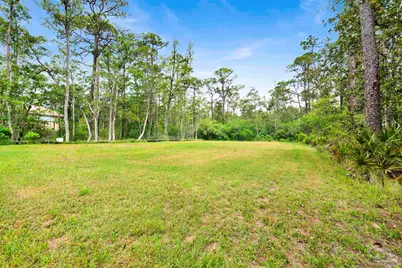 3026 Laurel Dr, Gulf Breeze, FL 32563 - Photo 2