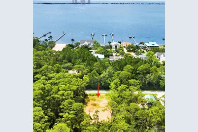 3026 Laurel Dr, Gulf Breeze, FL 32563 - Photo 1