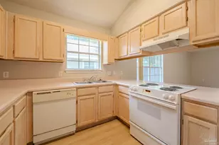 1145 Sweetbriar St, Cantonment, FL 32533 - Photo 10
