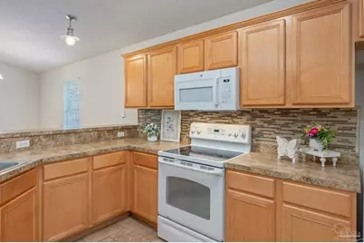 2070 Catline Cir, Navarre, FL 32566 - Photo 10