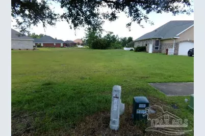 5751 Highland Lake Dr, Milton, FL 32583 - Photo 2