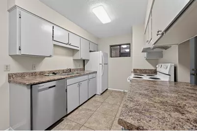 700 N Palm Blvd #F, Niceville, FL 32578 - Photo 6