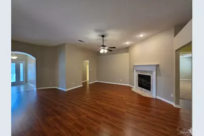 5963 Ashton Woods Cir, Milton, FL 32570 - Photo 4