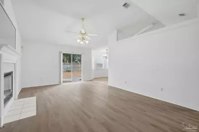 2678 Hidden Estates Cir, Navarre, FL 32566 - Photo 4