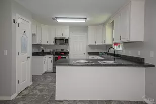1830 Cedar Park Dr, Cantonment, FL 32533 - Photo 10