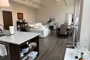 17 S Palafox Pl, Pensacola, FL 32502 - Photo 10