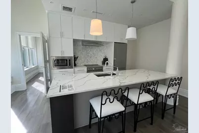 17 S Palafox Pl #208, Pensacola, FL 32502 - Photo 2