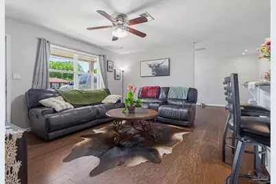 5517 Woodcrest Dr, Milton, FL 32583 - Photo 2