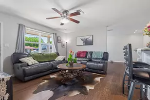 5517 Woodcrest Dr, Milton, FL 32583 - Photo 2