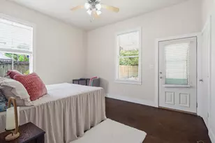 1149 N Guillemard St, Pensacola, FL 32501 - Photo 34
