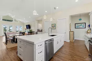 5402 N Shore Rd, Pensacola, FL 32507 - Photo 14
