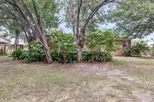 2011 Hallmark Dr, Pensacola, FL 32503 - Photo 48