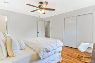 2011 Hallmark Dr, Pensacola, FL 32503 - Photo 16