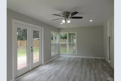 5143 Oakleaf Dr, Pace, FL 32571 - Photo 8