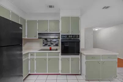 6105 E Shore Dr, Pensacola, FL 32505 - Photo 12
