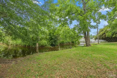 6105 E Shore Dr, Pensacola, FL 32505 - Photo 38