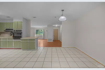 6105 E Shore Dr, Pensacola, FL 32505 - Photo 10