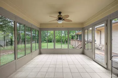 6105 E Shore Dr, Pensacola, FL 32505 - Photo 14