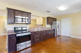 1808 N Reus St, Pensacola, FL 32501 - Photo 10