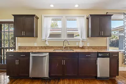 1808 N Reus St, Pensacola, FL 32501 - Photo 12