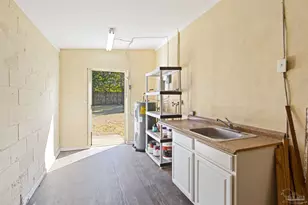 1808 N Reus St, Pensacola, FL 32501 - Photo 30