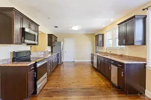1808 N Reus St, Pensacola, FL 32501 - Photo 10