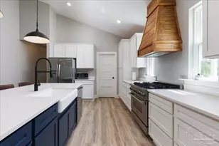 1006 W Lloyd St, Pensacola, FL 32501 - Photo 14
