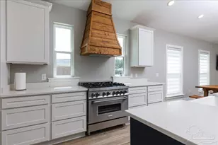 1006 W Lloyd St, Pensacola, FL 32501 - Photo 16