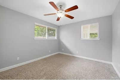 302 Loruna Dr, Gulf Breeze, FL 32561 - Photo 22
