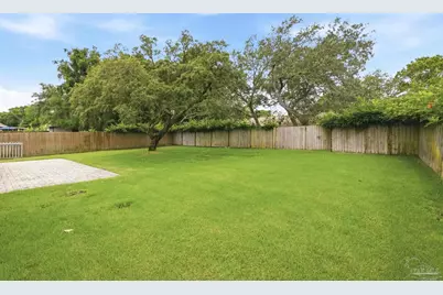 302 Loruna Dr, Gulf Breeze, FL 32561 - Photo 38