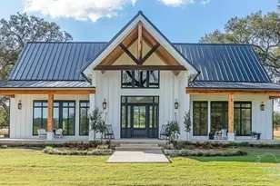 8870 Farmhouse Ln, Milton, FL 32570 - Photo 1