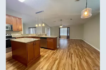 7747 Fenwick St, Navarre, FL 32566 - Photo 6