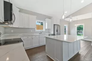 241 N H St, Pensacola, FL 32502 - Photo 8