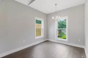 241 N H St, Pensacola, FL 32502 - Photo 10