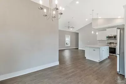 241 N H St, Pensacola, FL 32502 - Photo 12