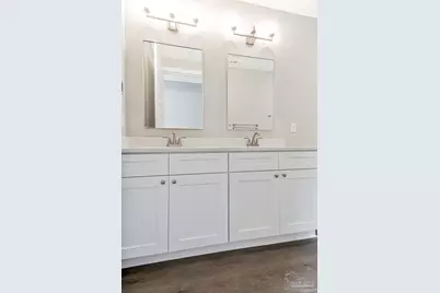241 N H St, Pensacola, FL 32502 - Photo 18