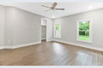 241 N H St, Pensacola, FL 32502 - Photo 14