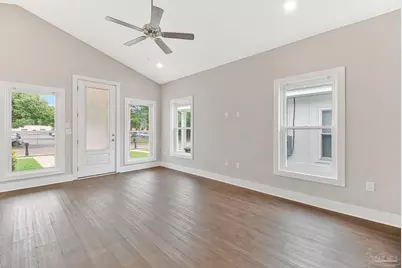 241 N H St, Pensacola, FL 32502 - Photo 32