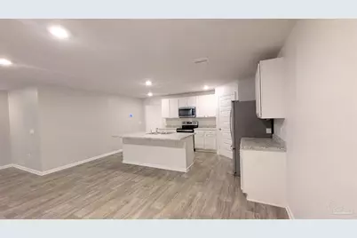 10557 Queens Gate Cir, Pensacola, FL 32506 - Photo 4